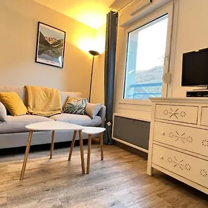  Appartement Centre Ville, T2 Avec Terrasse Et Parking Couvert. France